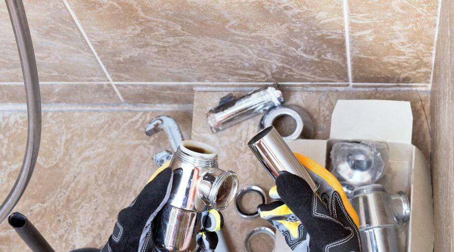 Professional gutter cleaning in Yreka, CA